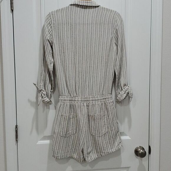 Heart Loom linen/cotton romper, size small - Picture 5 of 5